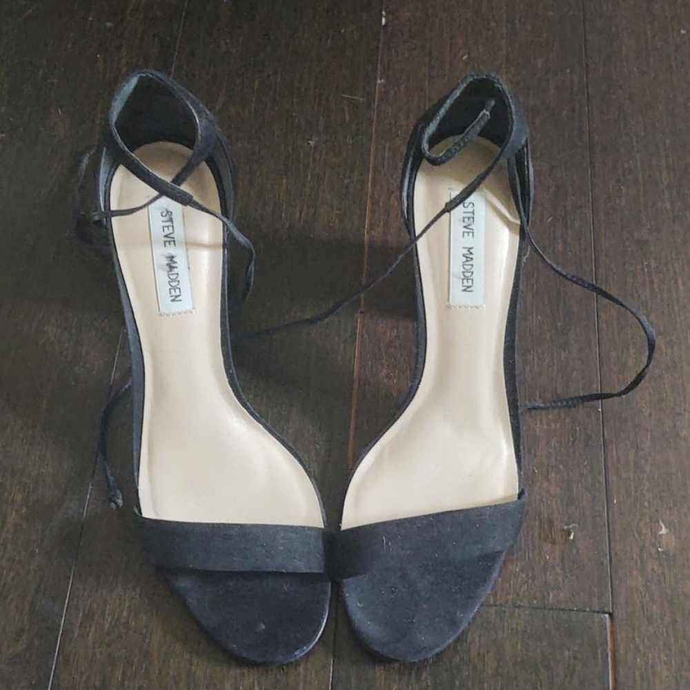 Steve Madden Black Sandal with Round Heel